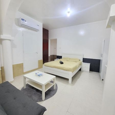 Corniche Full Studio Apartment Abu Dhabi Eksteriør billede