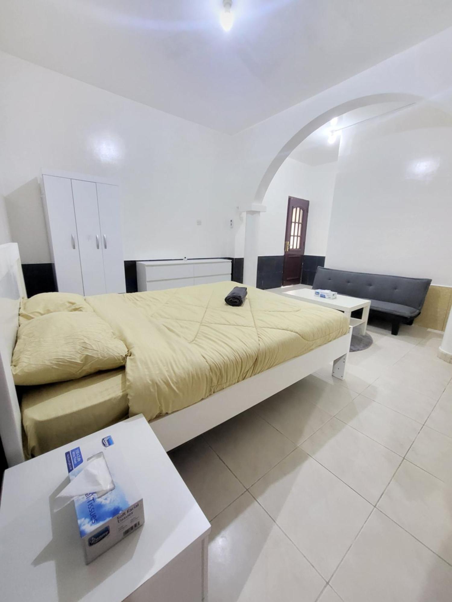 Corniche Full Studio Apartment Abu Dhabi Eksteriør billede