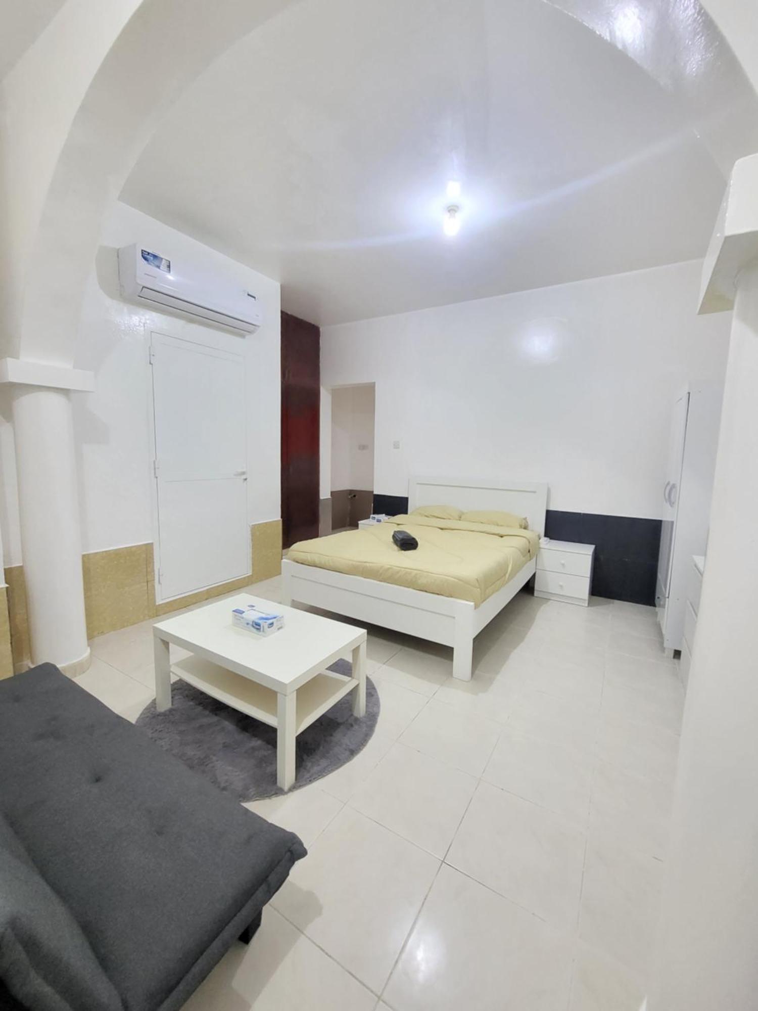 Corniche Full Studio Apartment Abu Dhabi Eksteriør billede