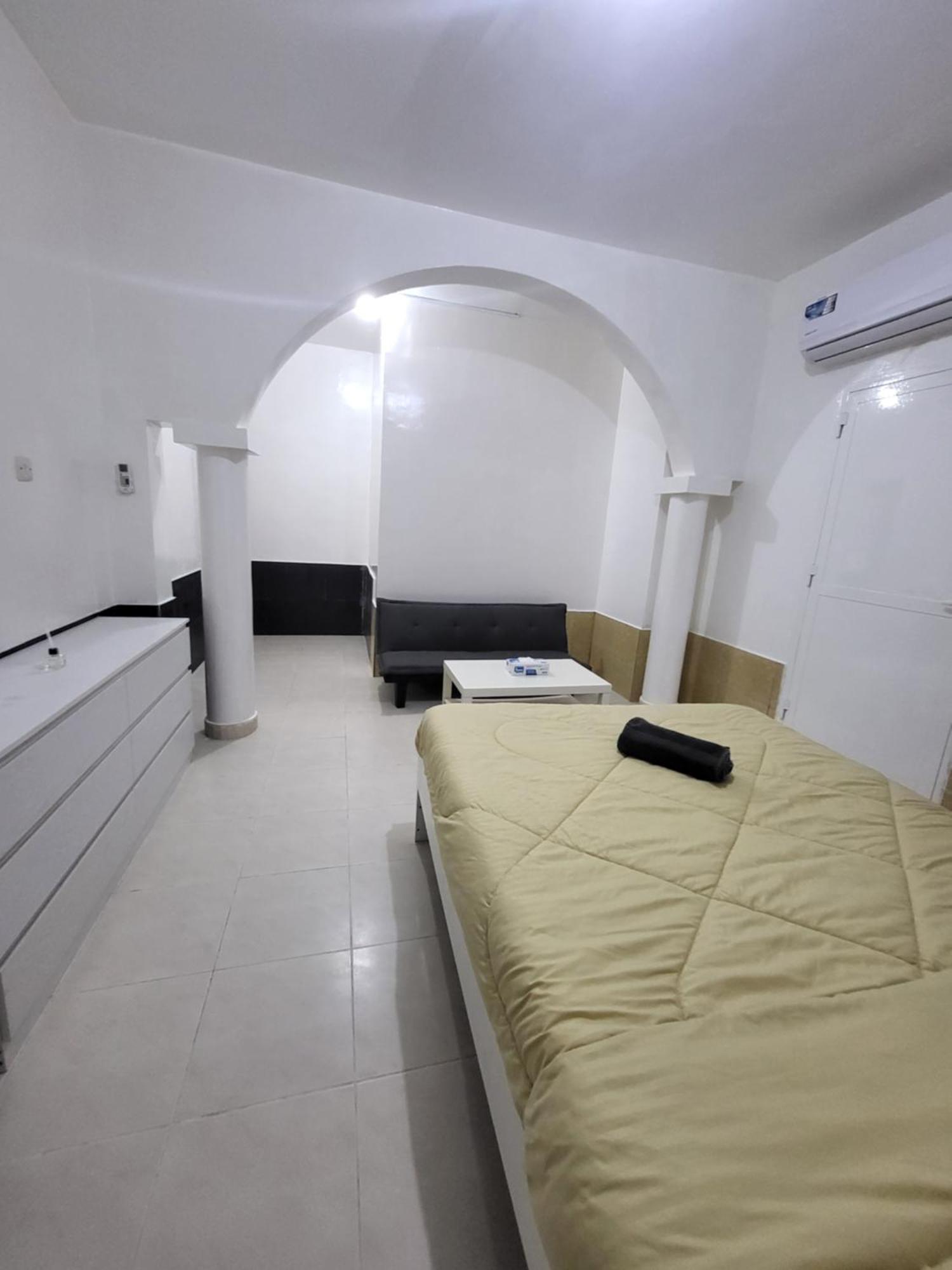 Corniche Full Studio Apartment Abu Dhabi Eksteriør billede